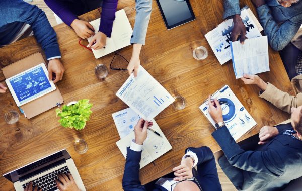 Hotnews si Startupcafe preiau studiul de business Frames Media Network