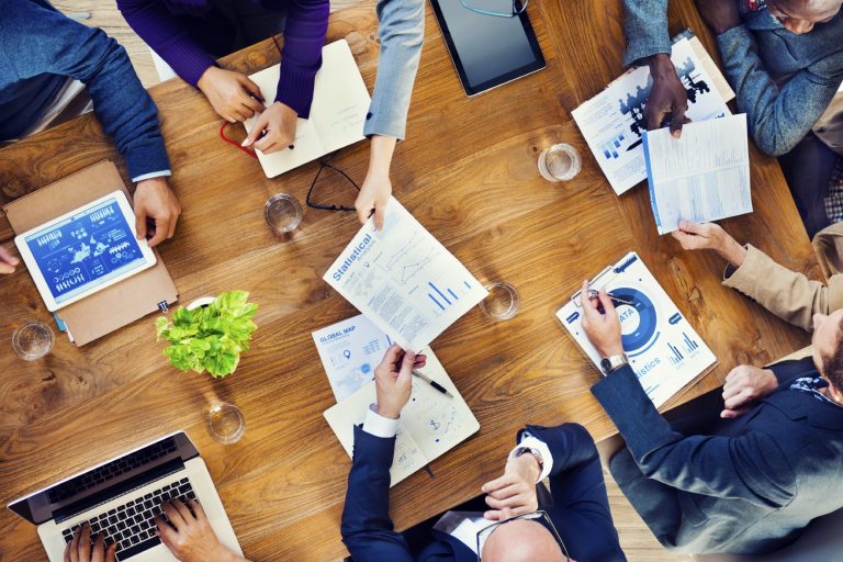 Hotnews si Startupcafe preiau studiul de business Frames Media Network Hotnews si Startupcafe preiau studiul de business Frames Media Network